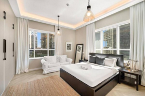 Vibrant 2BR Escape with Pool & Gym